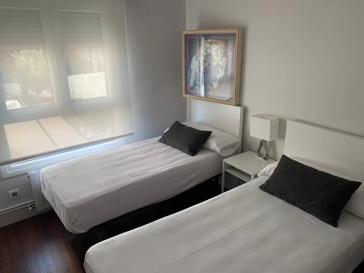 Apartxibi Μπερμέο 0*,